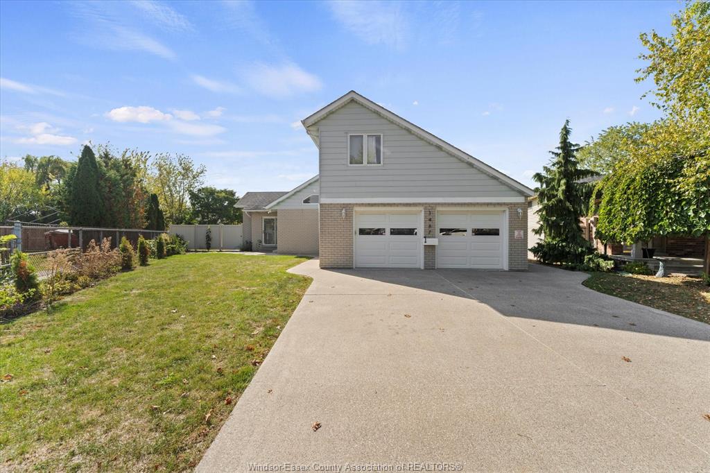 MLS# 26013457: 1467 GUILDWOOD Crescent, LaSalle, Canada