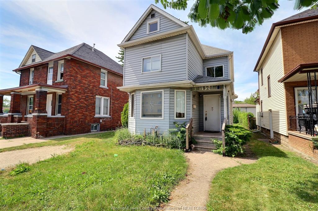 MLS# 26013465: 1920 UNIVERSITY Avenue, Windsor, Canada