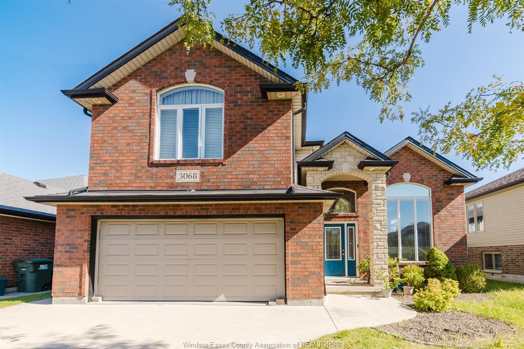 MLS# 26013470: 3068 TROUP Crescent, Windsor, Canada