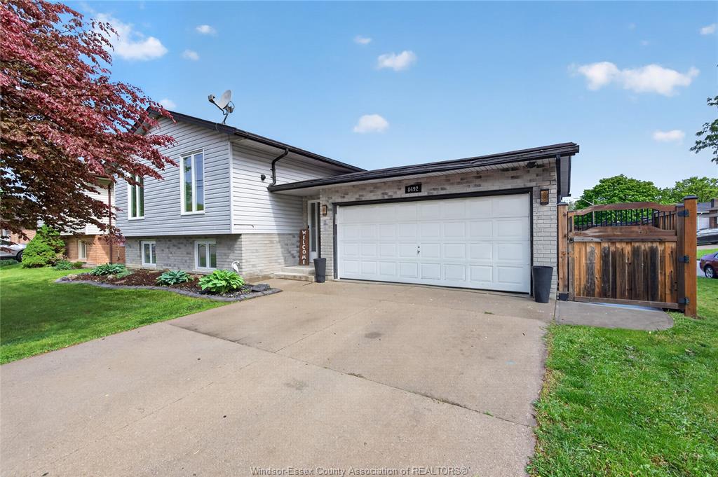 MLS# 26013474: 8492 Jerome, Windsor, Canada