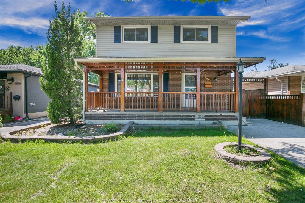 MLS# 26013398: 3964 WHITNEY Avenue, Windsor, Canada
