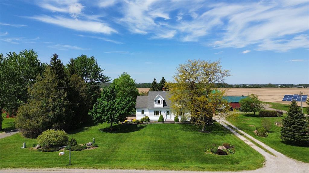 MLS# 26011901: 8192 PETROLIA Line, Brooke-Alvinston, Canada