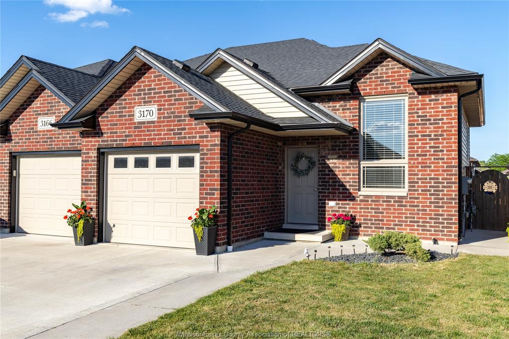 MLS# 26013425: 3170 VIOLA Crescent, Windsor, Canada