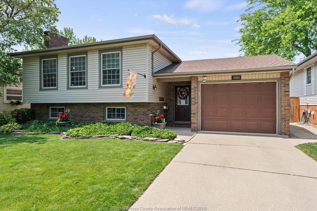 MLS# 26013530: 3209 Halpin Road, Windsor, Canada