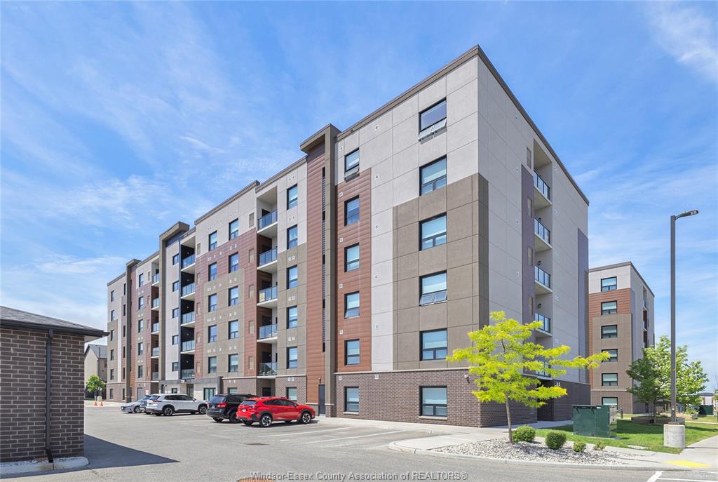 MLS# 26013360: 728 BROWNSTONE  Unit# 510, Lakeshore, Canada