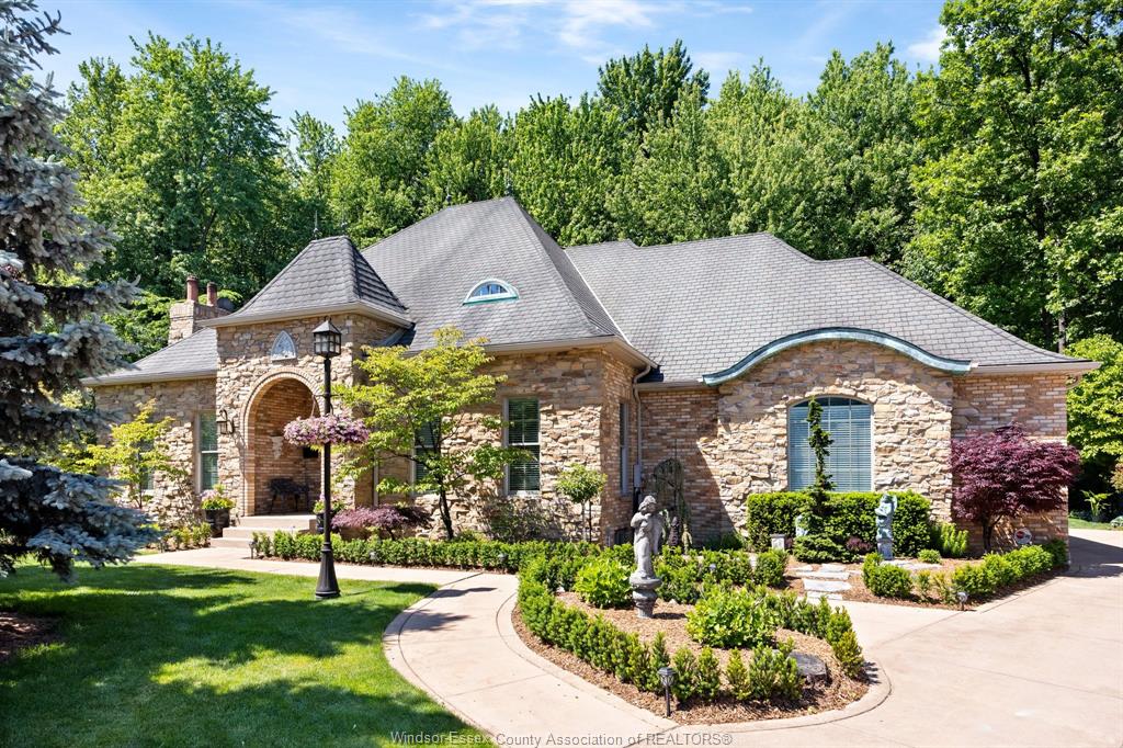 MLS# 26013540: 385 BEL AIR Circle, Lakeshore, Canada