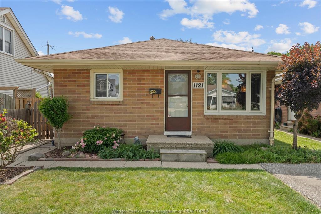MLS# 26013554: 1121 PARTINGTON, Windsor, Canada