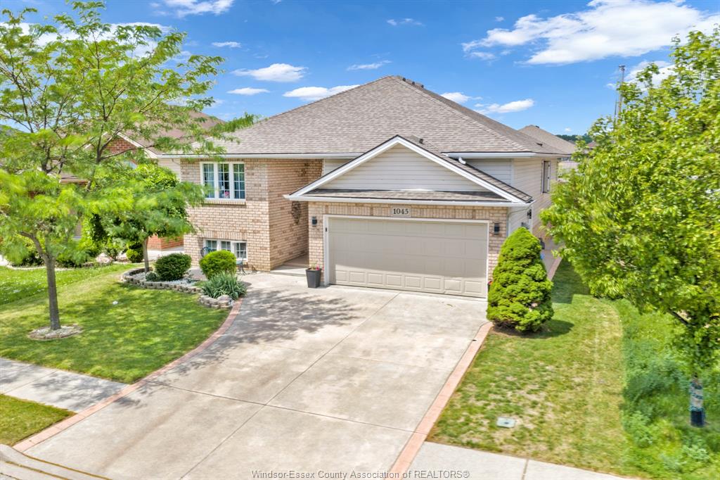 MLS# 26013571: 1045 CLOVER Avenue, Windsor, Canada