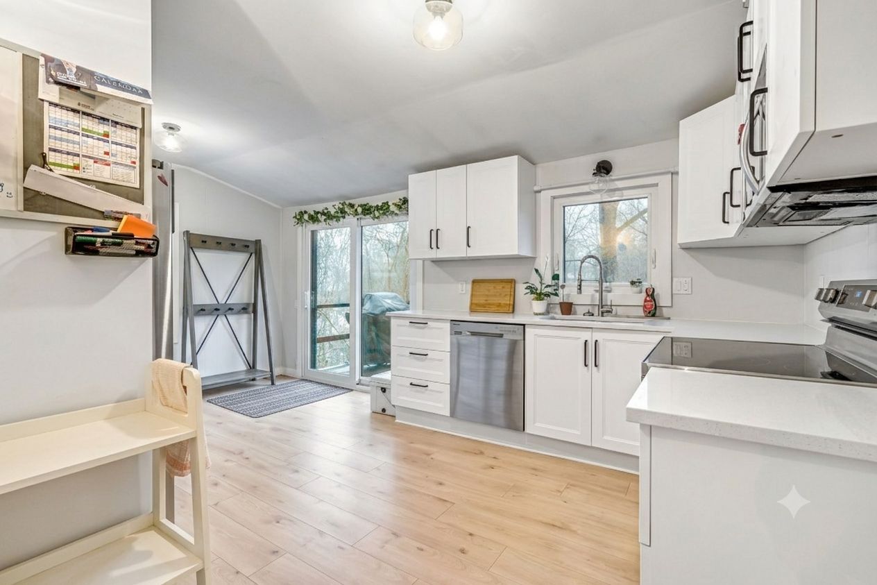 2 OPECHEE Street St. Thomas Ontario N5R 1V9 - MLS® X13420638 | For