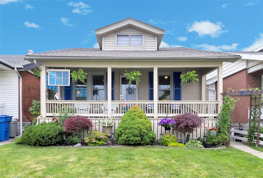MLS# 26013706: 823 LAWRENCE, Windsor, Canada
