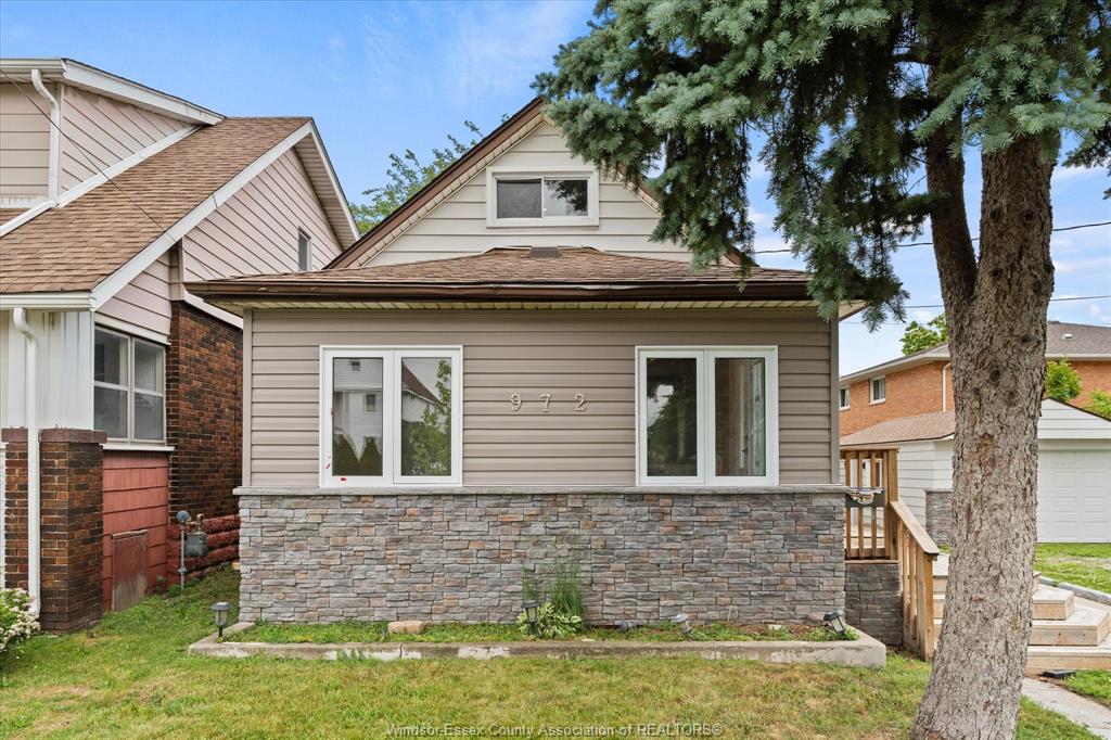 MLS# 26013905: 972 WELLINGTON Avenue Unit# LOWER, Windsor, Canada