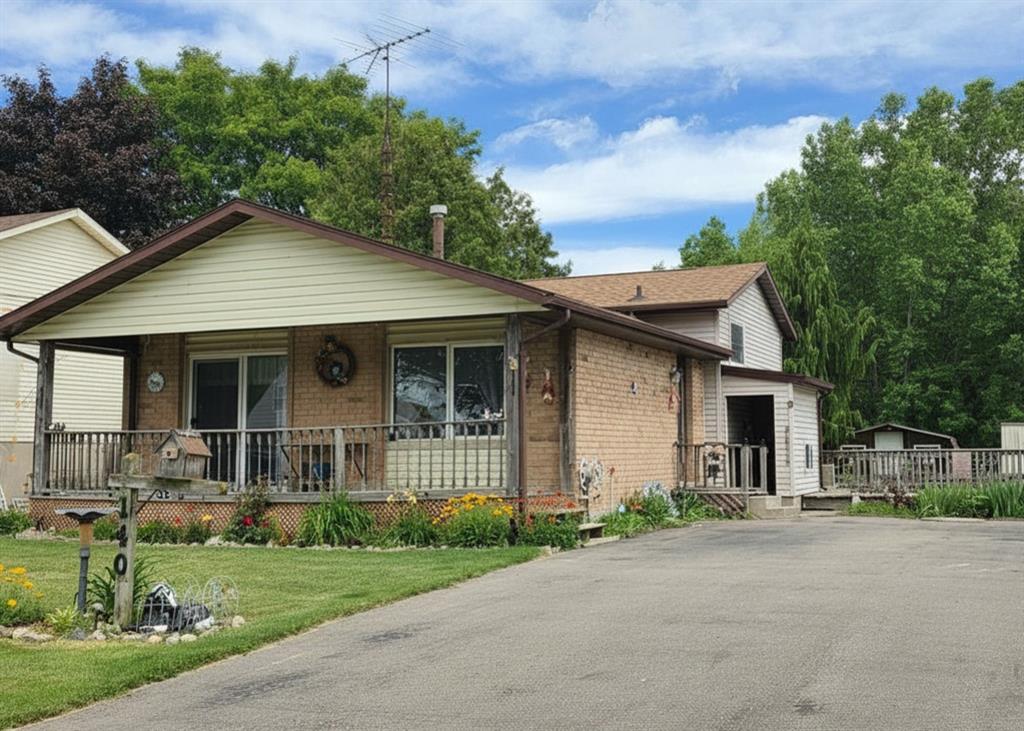 MLS# 26012033: 140 Main Street, St Clair, Canada