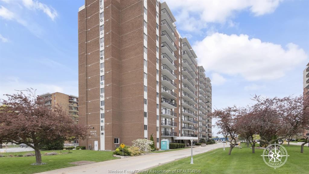 MLS# 26014267: 8591 RIVERSIDE Drive Unit# 106, Windsor, Canada