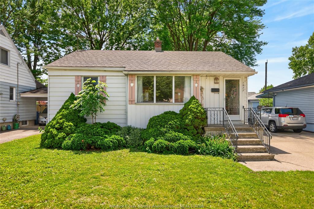 MLS# 26014119: 1677 Norman Road, Windsor, Canada