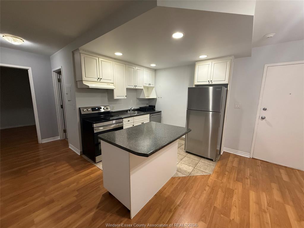 MLS# 26014575: 511 PELISSIER Street Unit# 302, Windsor, Canada