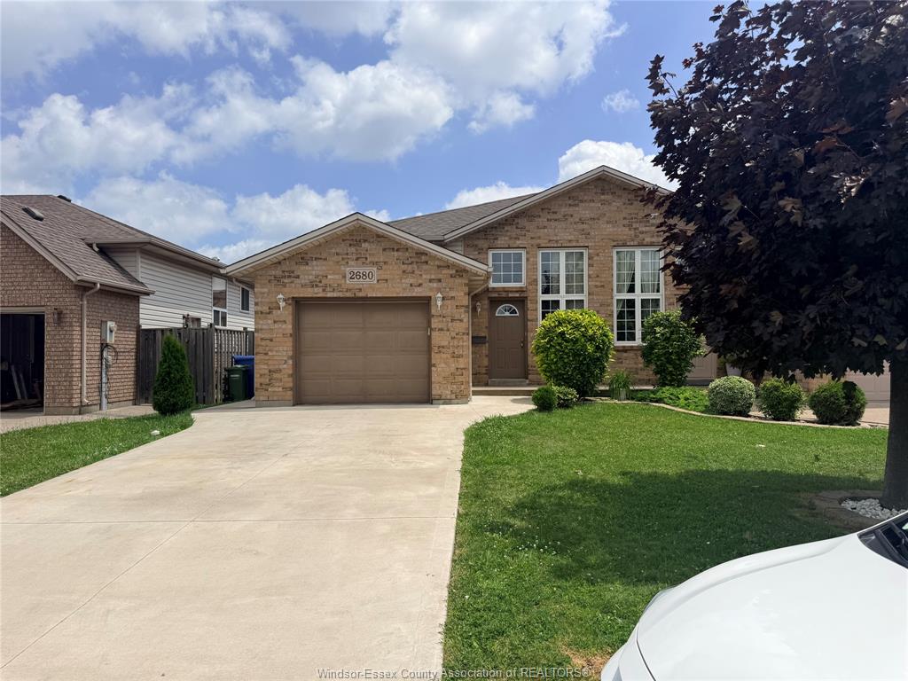 MLS# 26014577: 2680 TEEDIE, Windsor, Canada