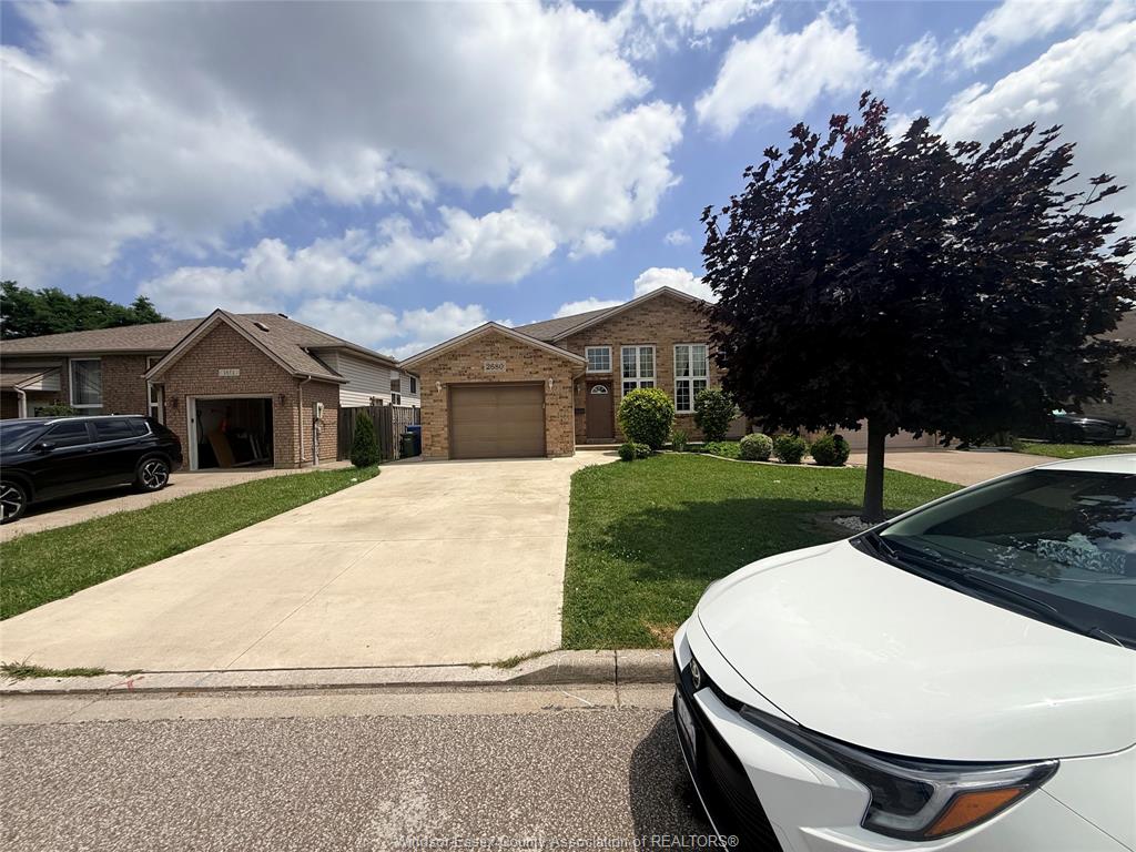 MLS# 26014577: 2680 TEEDIE, Windsor, Canada