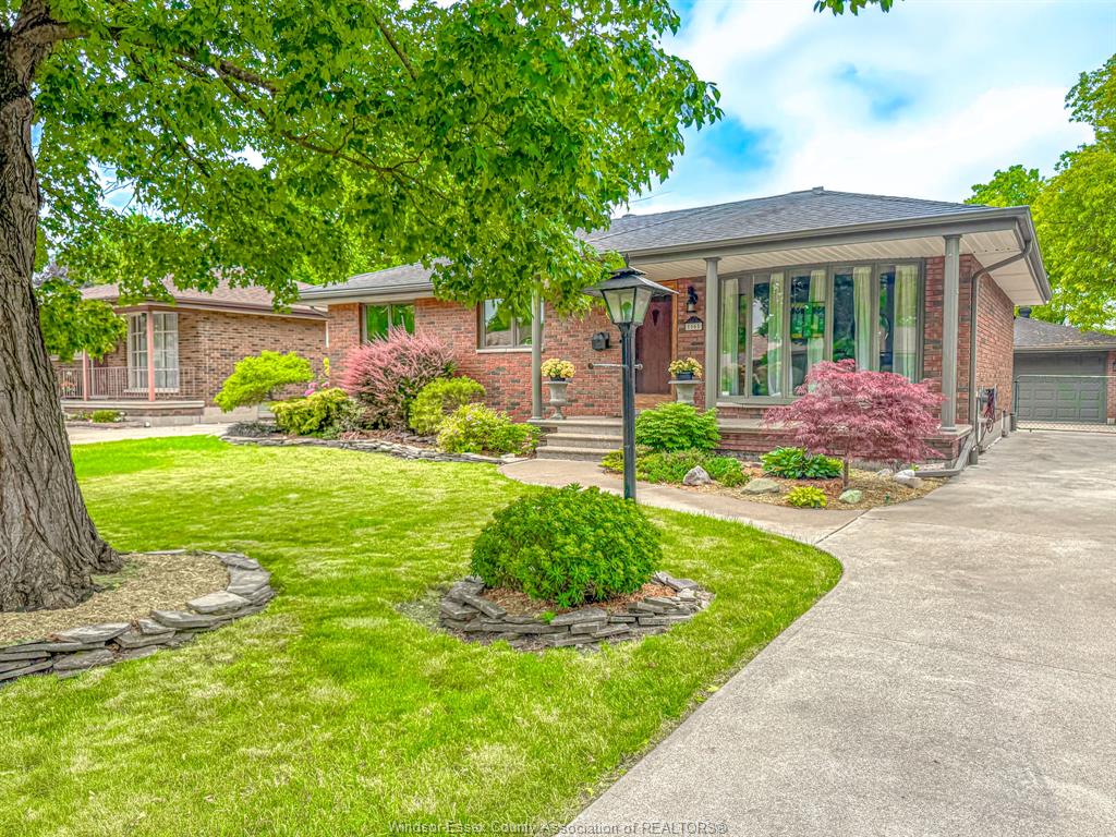 MLS# 26014546: 1165 COVENTRY, Windsor, Canada