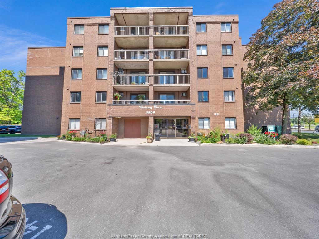 MLS# 26014637: 3950 WYANDOTTE Street Unit# 505, Windsor, Canada