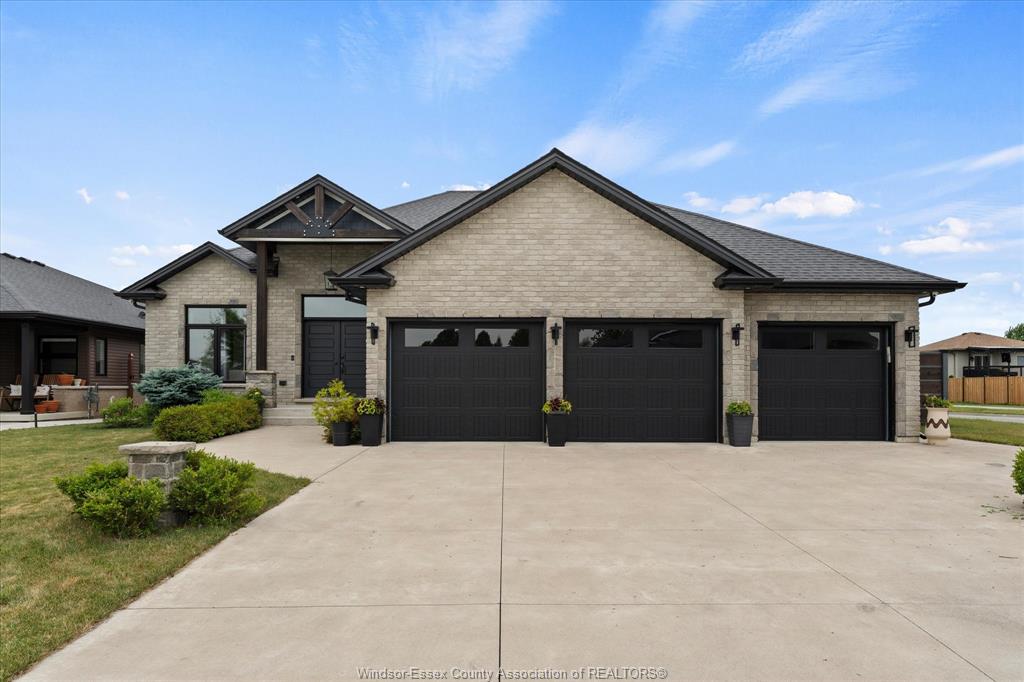 MLS# 26014647: 227 MEADOWVIEW, Amherstburg, Canada