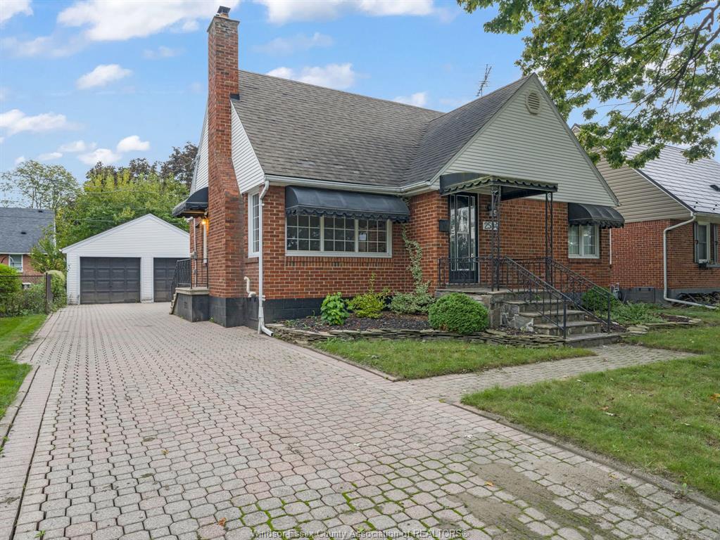 MLS# 26014816: 2584 CHILVER, Windsor, Canada