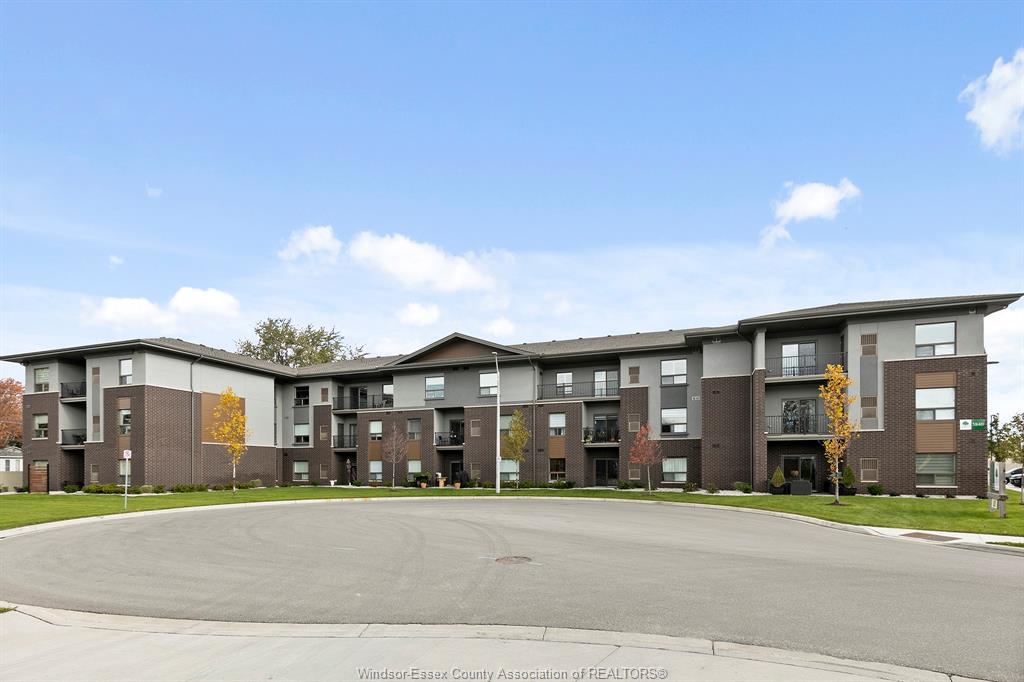 MLS# 26014829: 5840 NEWMAN  Unit# 202, LaSalle, Canada