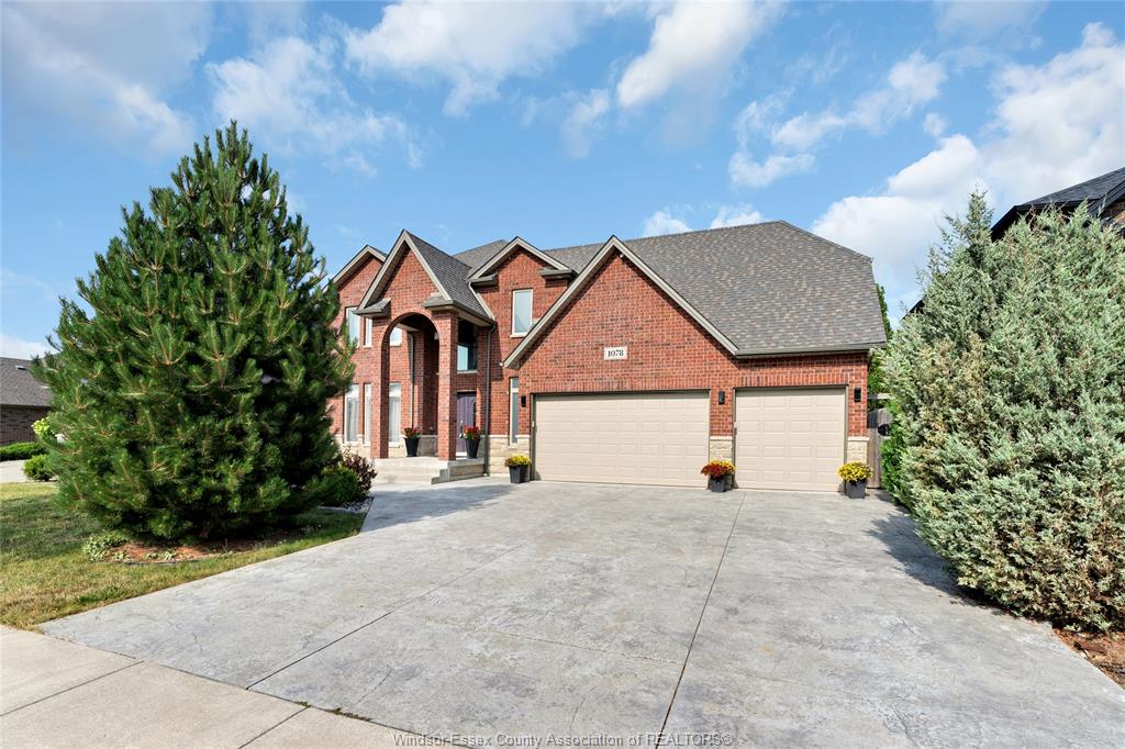 MLS# 26014854: 1078 CHARLOTTE Crescent, Lakeshore, Canada