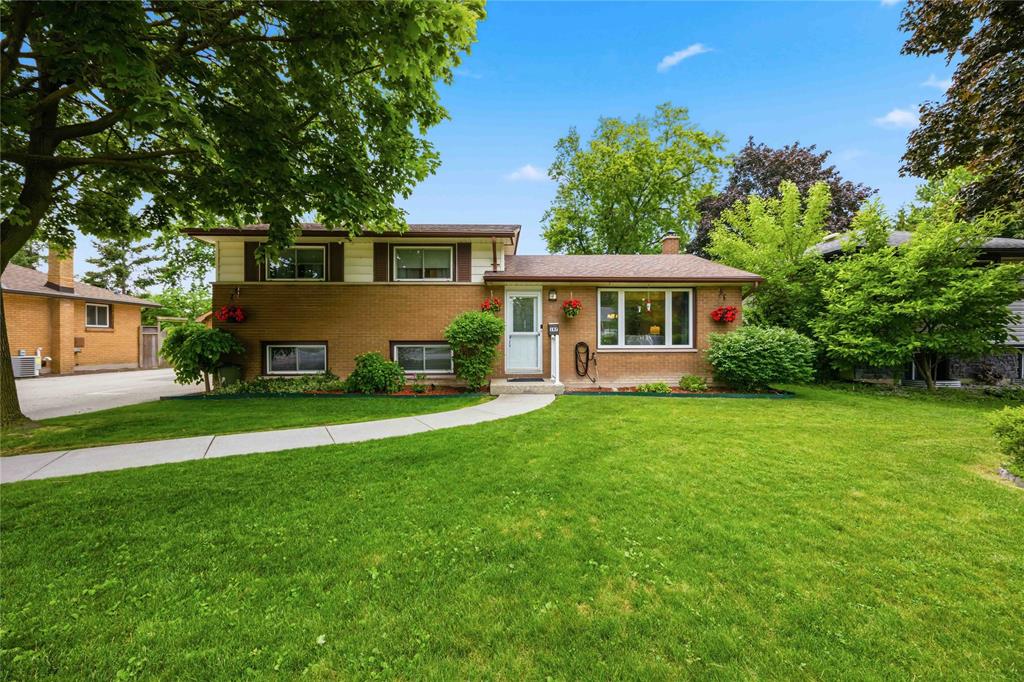 MLS# 26014868: 197 BORDEN Street, Sarnia, Canada