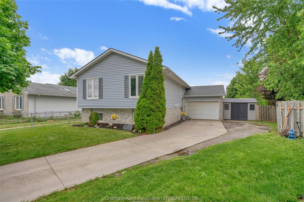 MLS# 26014456: 71 Paisley Court, Chatham, Canada