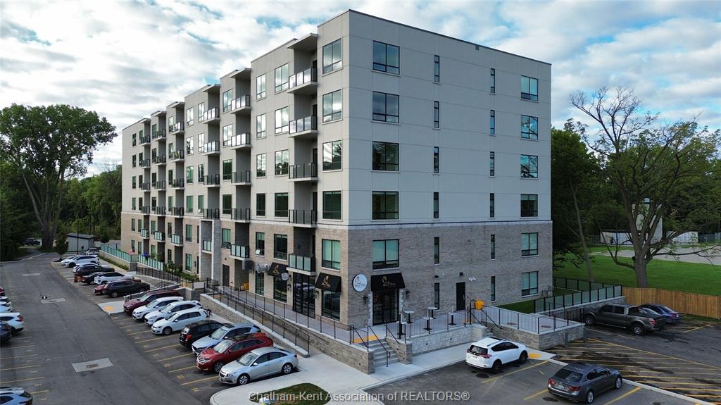 MLS# 26014948: 364 Grand Avenue Unit# 305, Chatham, Canada