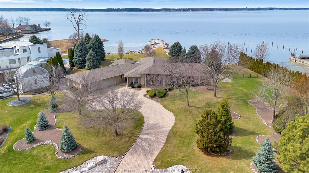 MLS# 26015001: 30 EMERALD Lane, Amherstburg, Canada