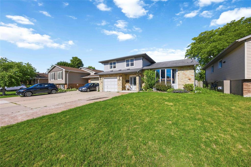 MLS# 26012303: 309 Edgewood Street, Sarnia, Canada