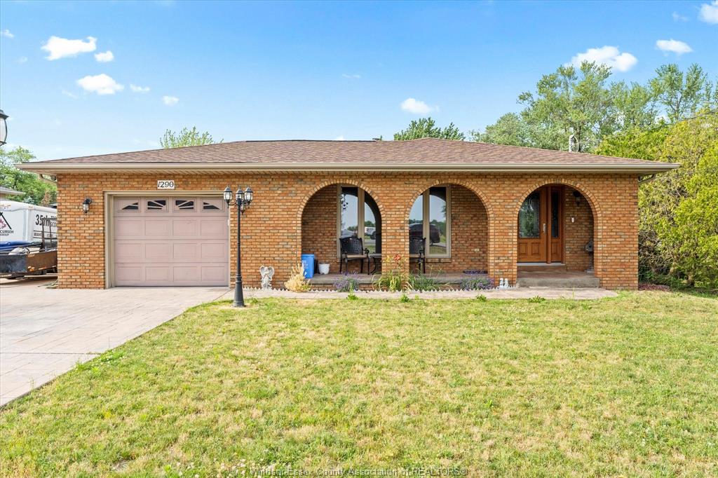 MLS# 26015191: 1290 County Road 22, Lakeshore, Canada