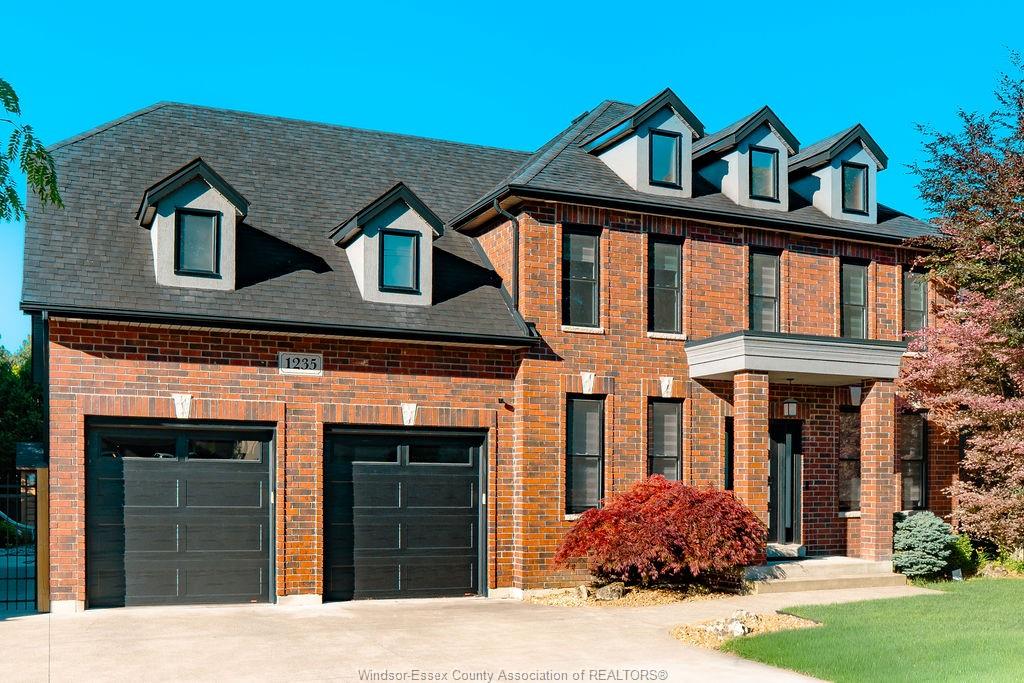 MLS# 26014810: 1235 Maple, LaSalle, Canada