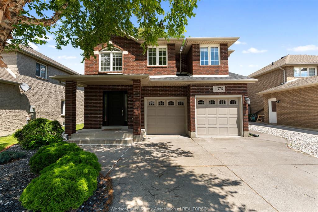MLS# 26015108: 1376 Lakeview Avenue, Windsor, Canada