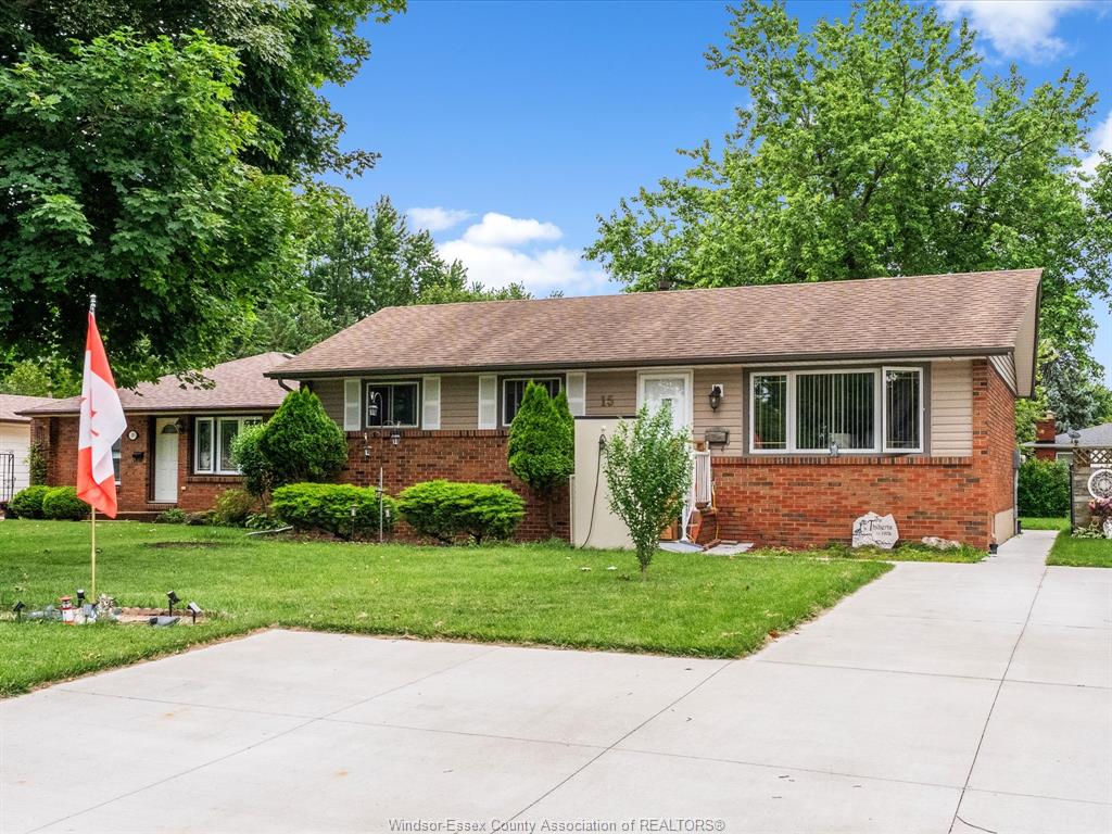 MLS# 26015259: 15 RIVIERA, Amherstburg, Canada