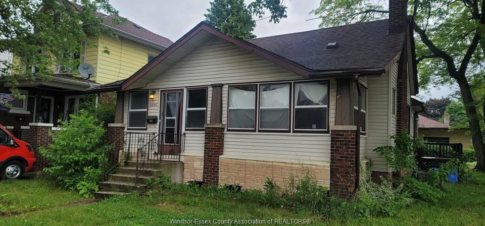 MLS# 26015261: 2292 DOUGALL Avenue Unit# UPPER, Windsor, Canada