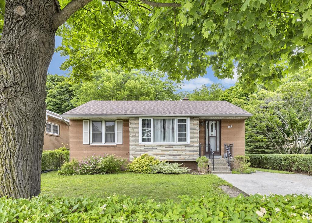 MLS# 26015266: 1158 DOT Avenue, Windsor, Canada