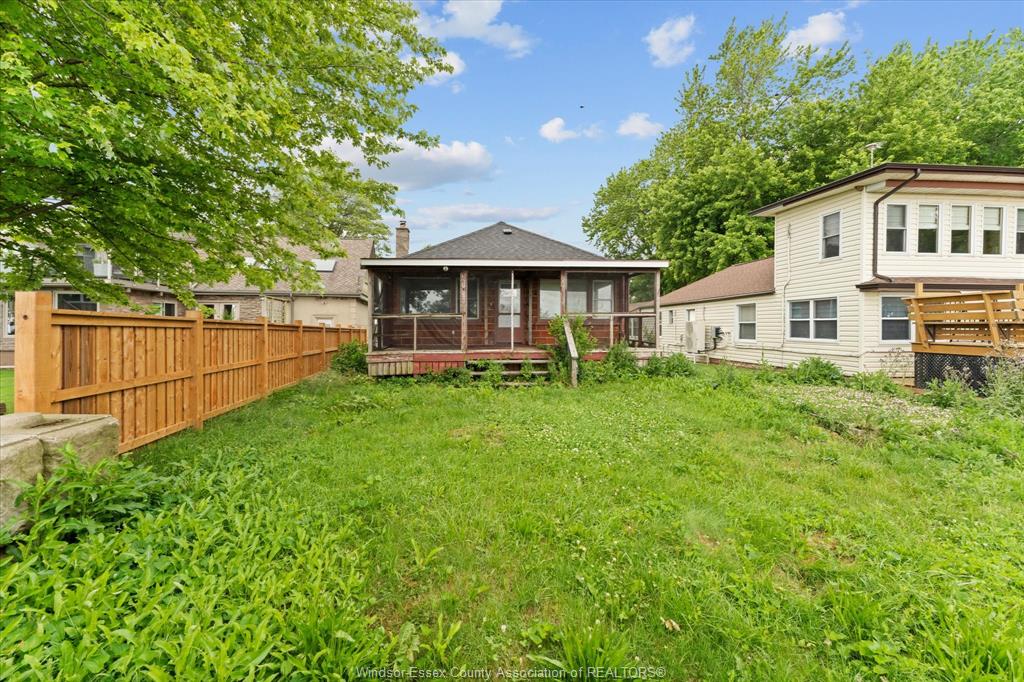 MLS# 26015279: 390 EAST BEACH, Leamington, Canada