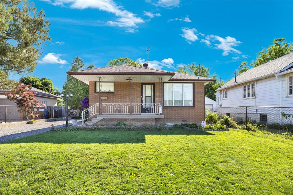 MLS# 26015240: 2680 JOS ST. LOUIS, Windsor, Canada