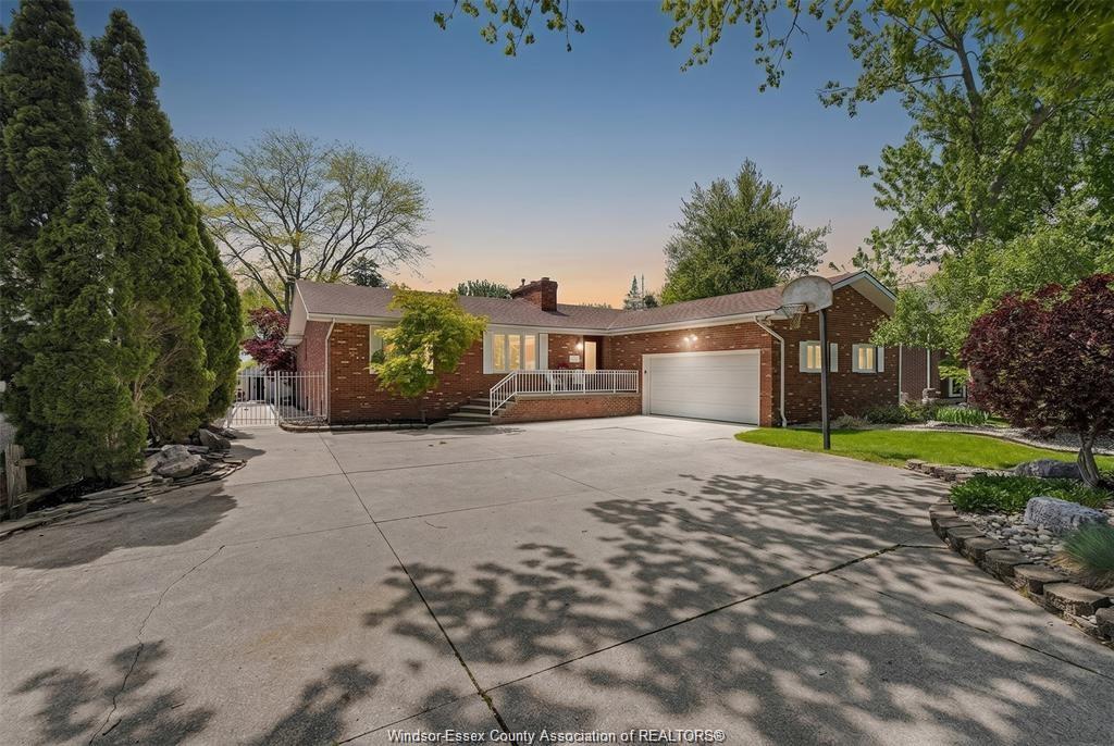 MLS# 26015309: 274 IRWIN, Essex, Canada