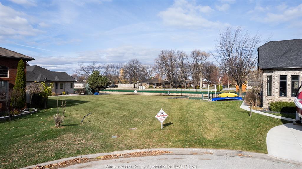 MLS# 26015322: 256 MOCERI Crescent, Lakeshore, Canada