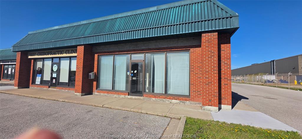 MLS# 26015331: 2825-2885 LAUZON PARKWAY  Unit# 217, Windsor, Canada