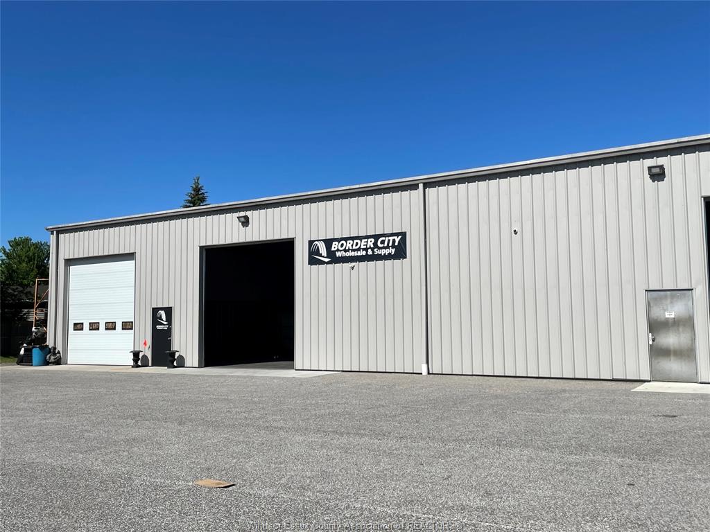 MLS# 26015090: 317 CROFT Street, Tecumseh, Canada