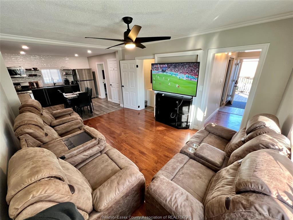 MLS# 26015478: 600 PARK Street Unit# 1, Windsor, Canada