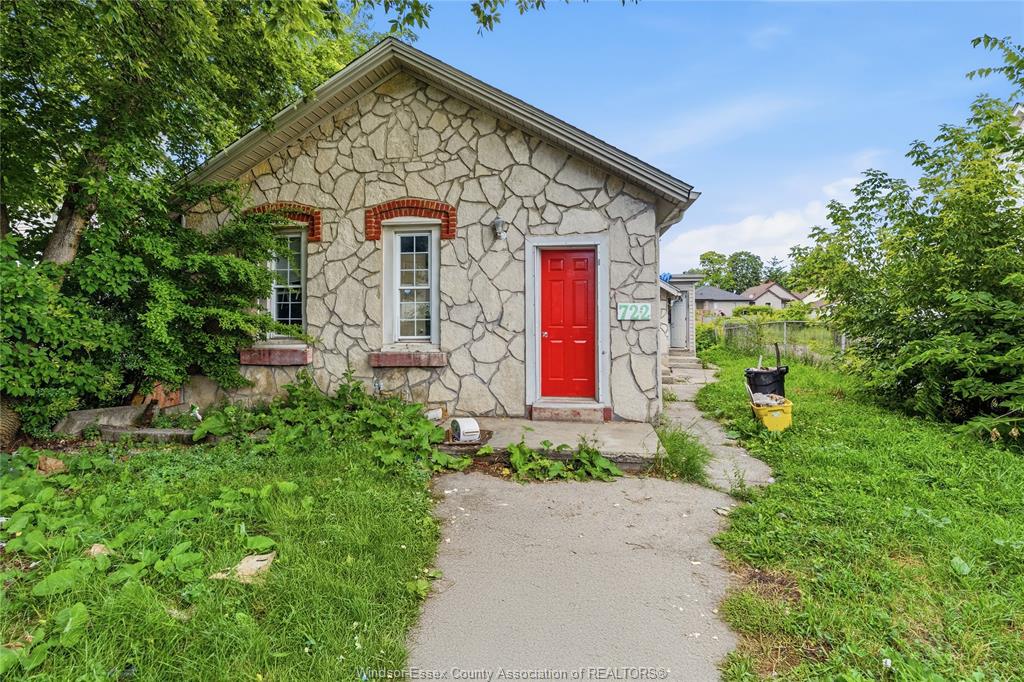 MLS# 26015242: 722 BRANT Street, Windsor, Canada