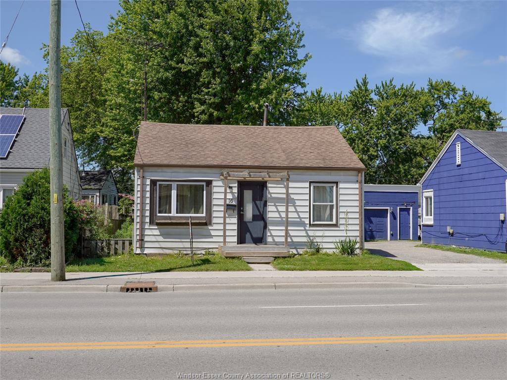 MLS# 26015494: 16 MCNAUGHTON Avenue, Wallaceburg, Canada