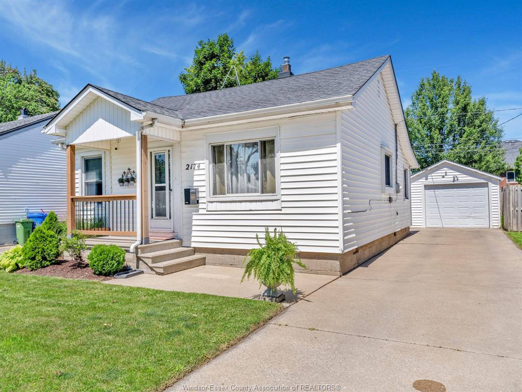 MLS# 26015496: 2174 FOREST Avenue, Windsor, Canada