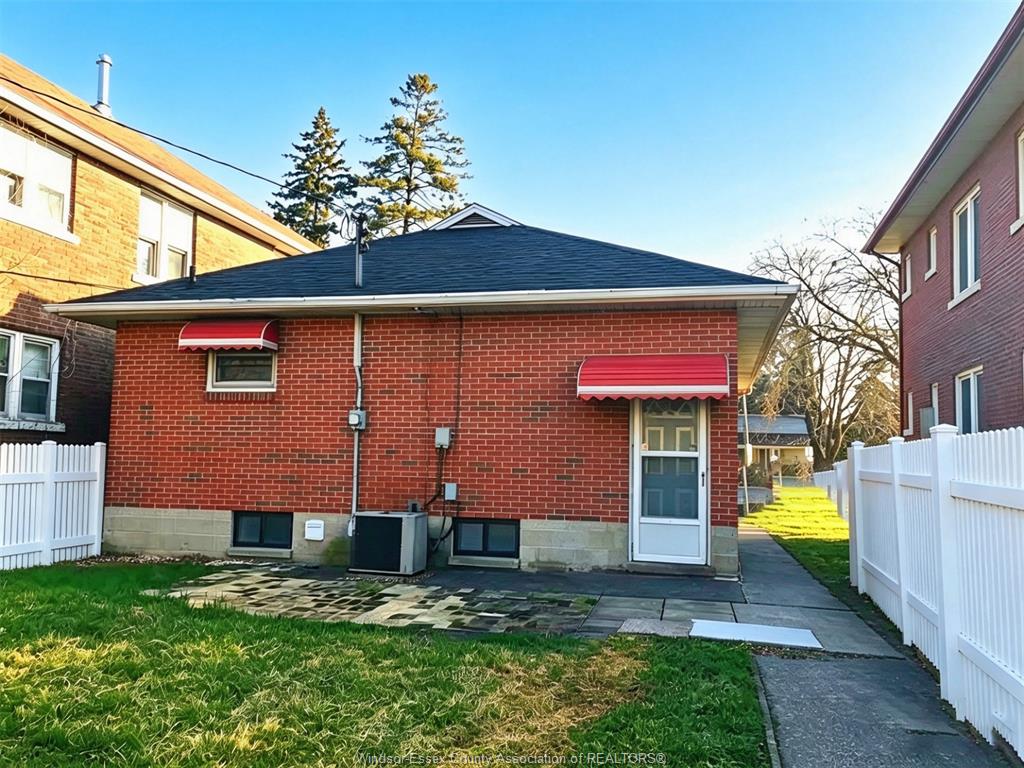 MLS# 26015695: 787 CAMPBELL                      BR 1 & 2  Unit# MAIN, Windsor, Canada