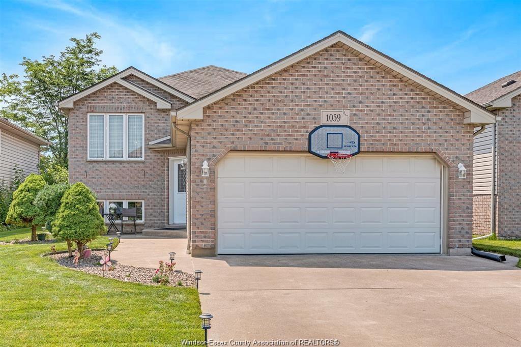 MLS# 26015719: 1059 SILVERDALE Drive Unit# MAIN, Windsor, Canada